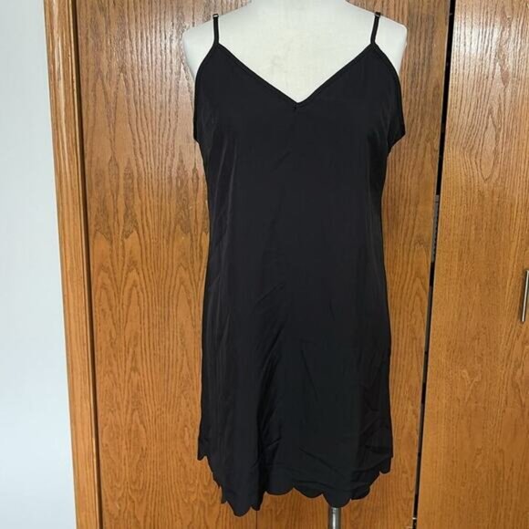 Shein Black Scalloped Hem Slip Dress Size L - Picture 1 of 4